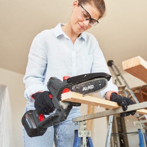 AL-KO Akkumulátoros láncfűrész CSM 1815 hordtáskában (akku és töltő nélkül)